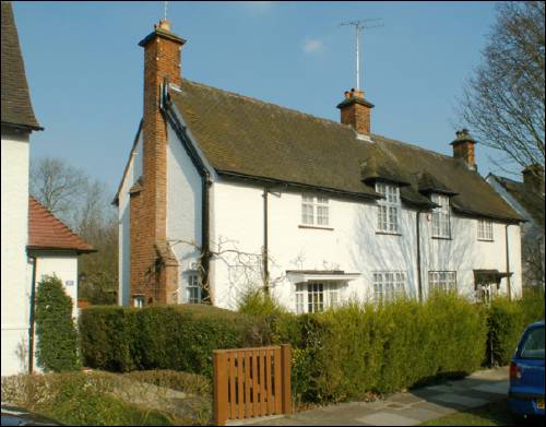 041 Oakwood Road